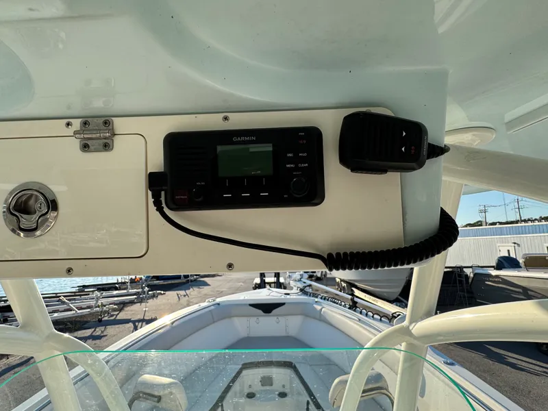 Slide: The Image of Sailfish 320 CC 2022 - 20