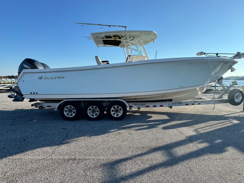 Slide: The Image of Sailfish 320 CC 2022 - 2