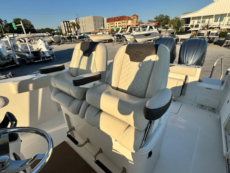 Slide: The Image of Sailfish 320 CC 2022 - 16