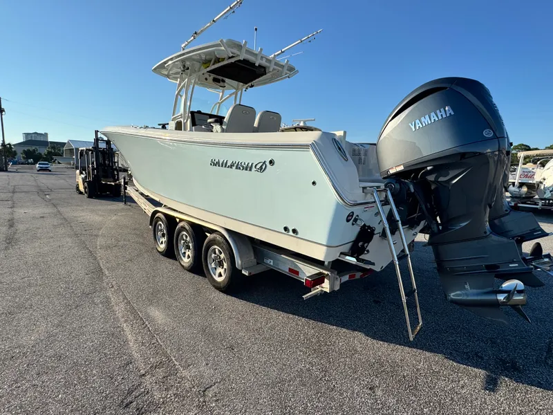 Slide: The Image of Sailfish 320 CC 2022 - 4