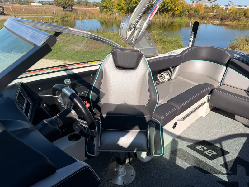 Slide: The Image of Mastercraft XT23 2017 - 31