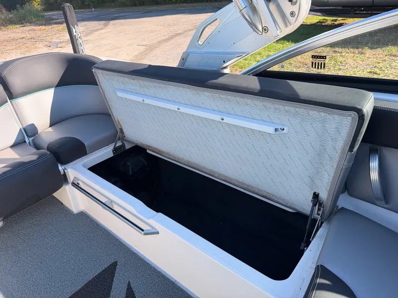 Slide: The Image of Mastercraft XT23 2017 - 24