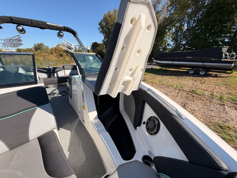 Slide: The Image of Mastercraft XT23 2017 - 48