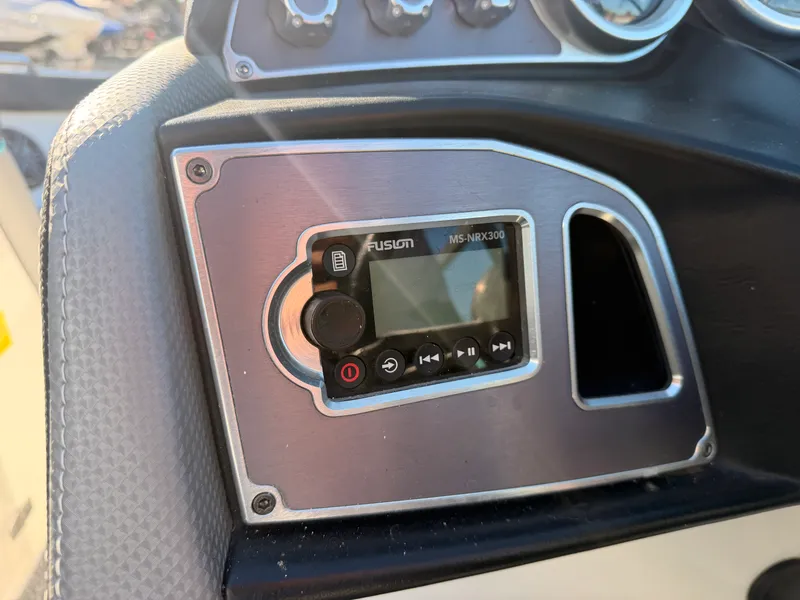 Slide: The Image of Mastercraft XT23 2017 - 34