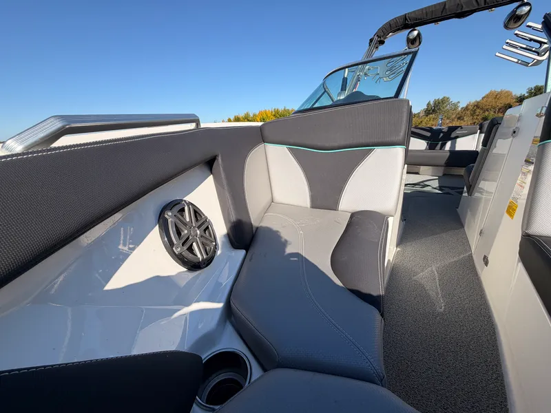 Slide: The Image of Mastercraft XT23 2017 - 45