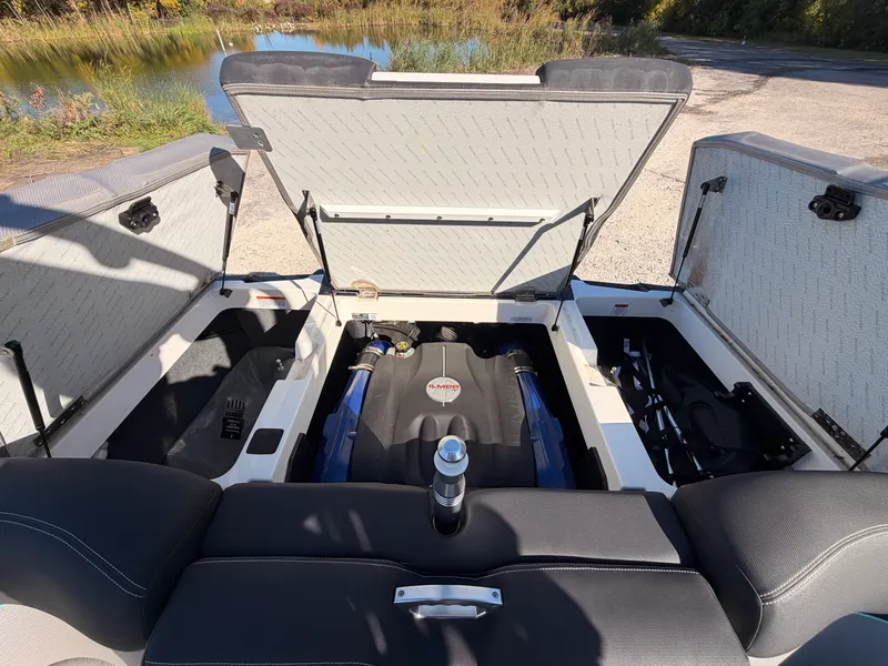 Slide: The Image of Mastercraft XT23 2017 - 14