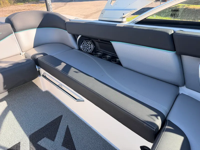 Slide: The Image of Mastercraft XT23 2017 - 23