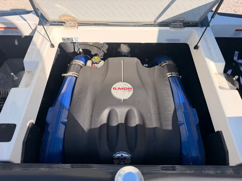 Slide: The Image of Mastercraft XT23 2017 - 15