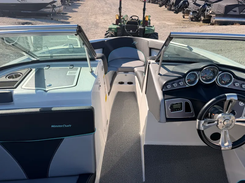 Slide: The Image of Mastercraft XT23 2017 - 42