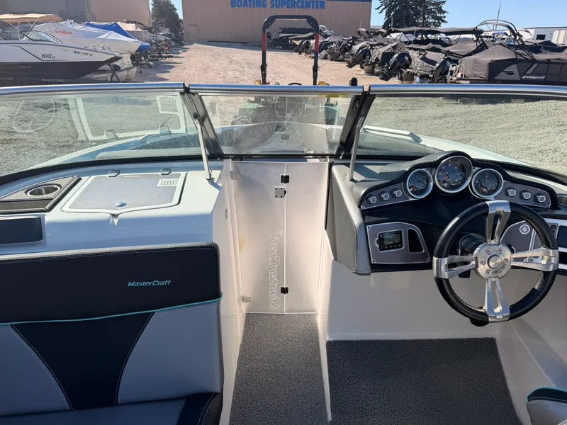 Slide: The Image of Mastercraft XT23 2017 - 43