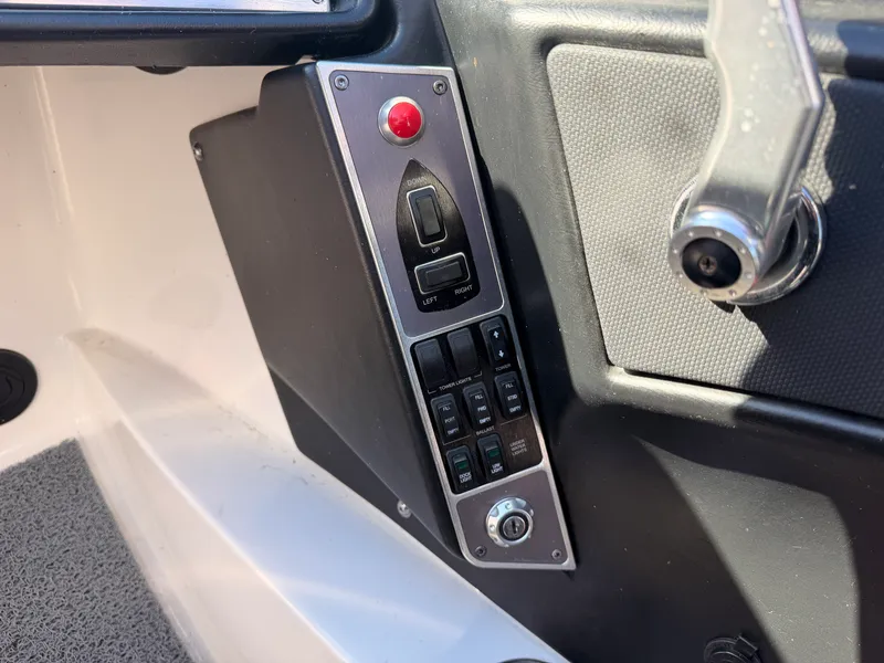 Slide: The Image of Mastercraft XT23 2017 - 39