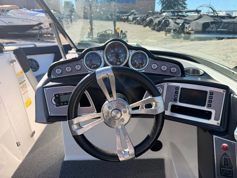 Slide: The Image of Mastercraft XT23 2017 - 33