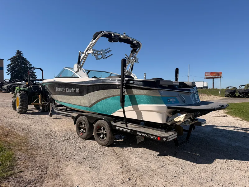 The Image of Mastercraft XT23 2017 - 0