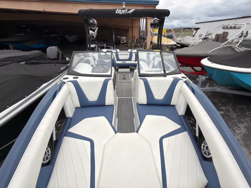 Slide: The Image of Tige 22RZX 2021 - 20