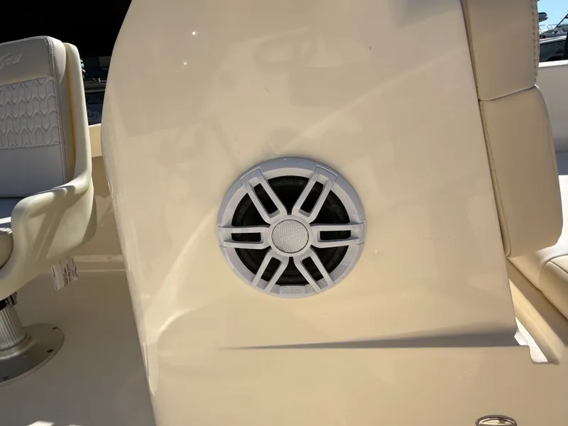 Slide: The Image of Scout 188 Sport Dorado 2027 - 17
