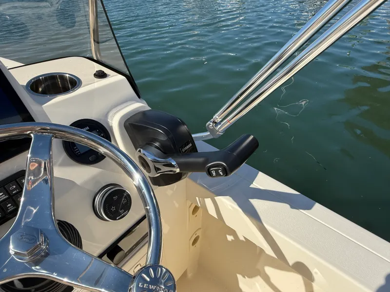 Slide: The Image of Scout 188 Sport Dorado 2027 - 13