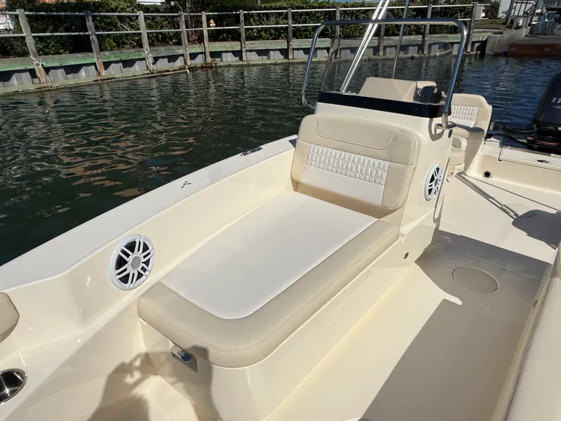 Slide: The Image of Scout 188 Sport Dorado 2027 - 15