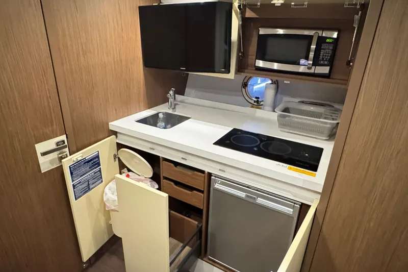 Slide: The Image of Beneteau Gran Turismo 40 2016 - 28