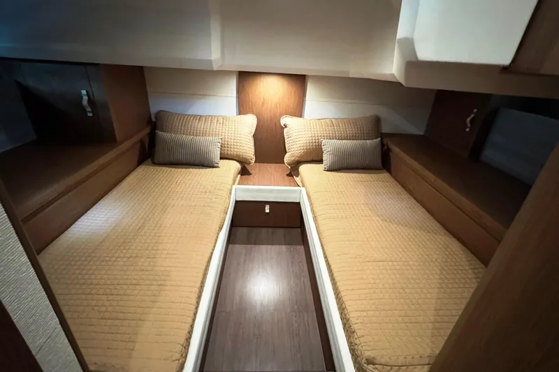 Slide: The Image of Beneteau Gran Turismo 40 2016 - 32