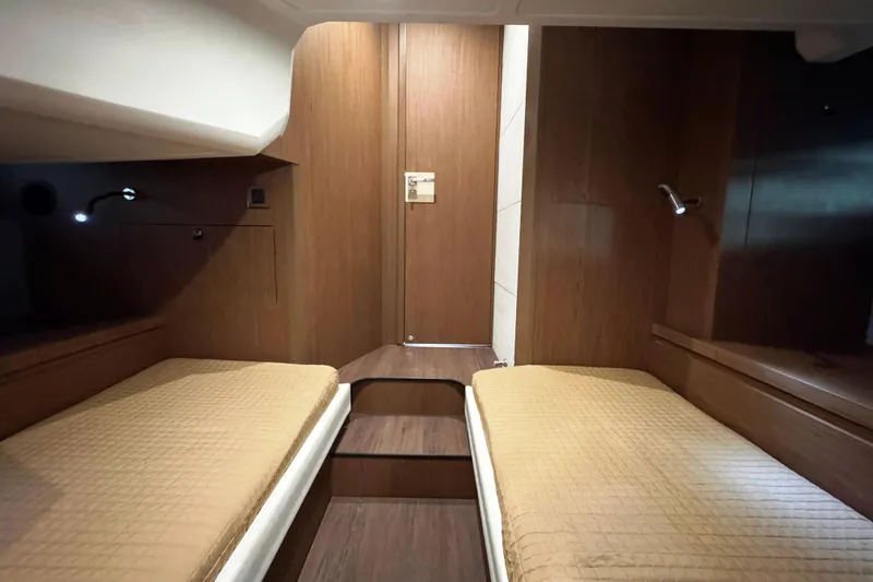 Slide: The Image of Beneteau Gran Turismo 40 2016 - 33