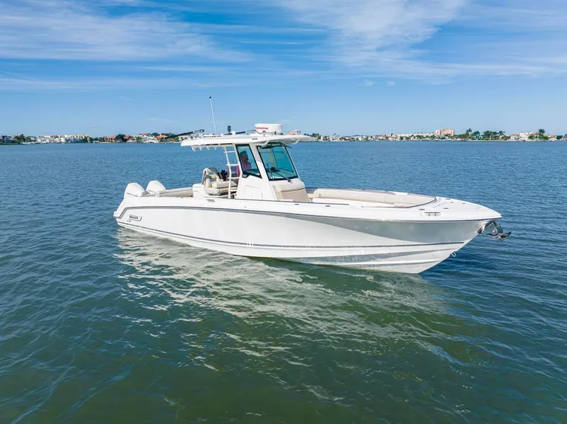 Slide: The Image of Boston Whaler 330 OUTRAGE 2022 - 2