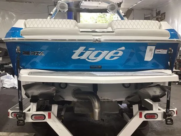 Slide: The Image of Tigé 22RZX 2024 - 10