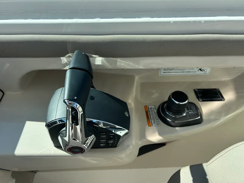 Slide: The Image of Boston Whaler 330 Vantage 2027 - 26