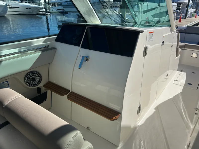 Slide: The Image of Boston Whaler 330 Vantage 2027 - 24