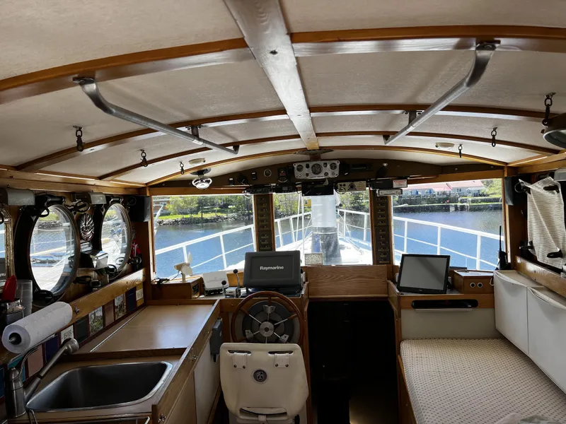 Slide: The Image of Custom Seakindly Marine Tucker 52 2006 - 102