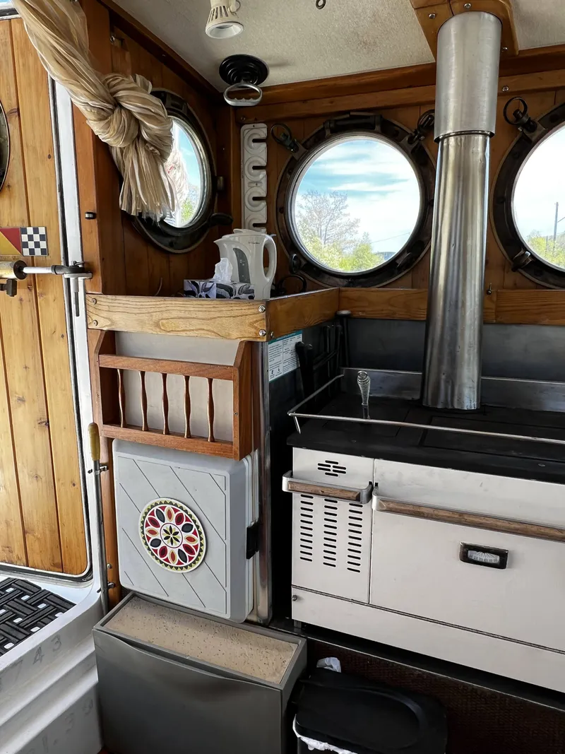 Slide: The Image of Custom Seakindly Marine Tucker 52 2006 - 42