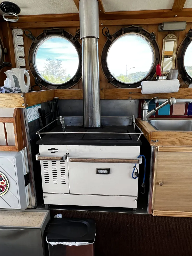 Slide: The Image of Custom Seakindly Marine Tucker 52 2006 - 43