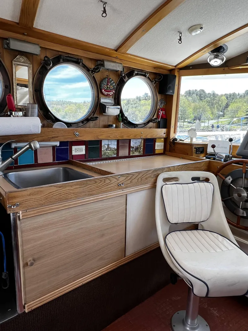 Slide: The Image of Custom Seakindly Marine Tucker 52 2006 - 44
