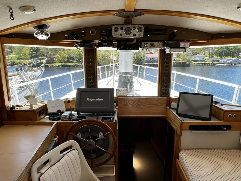 Slide: The Image of Custom Seakindly Marine Tucker 52 2006 - 46