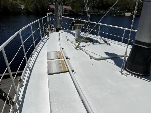 Slide: The Image of Custom Seakindly Marine Tucker 52 2006 - 27