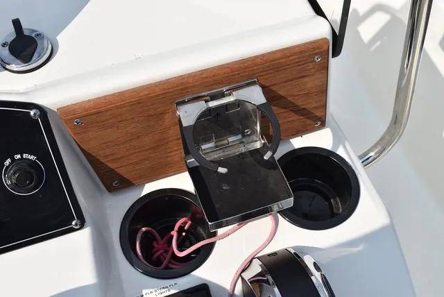 Slide: The Image of Boston Whaler 150 Montauk 2014 - 34