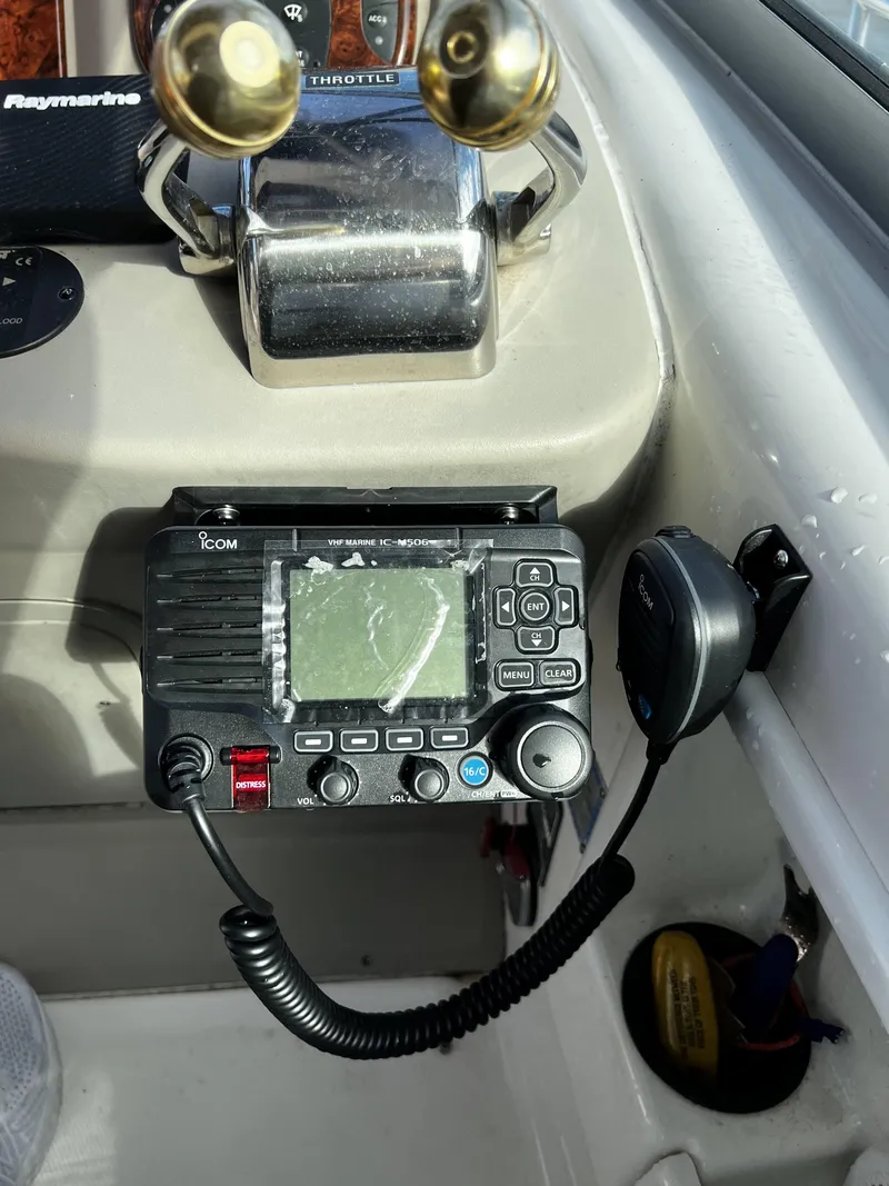 Slide: The Image of Sea Ray 340 Sundancer 2007 - 12