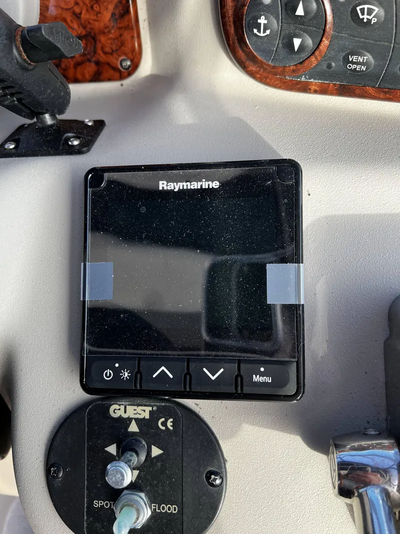 Slide: The Image of Sea Ray 340 Sundancer 2007 - 13