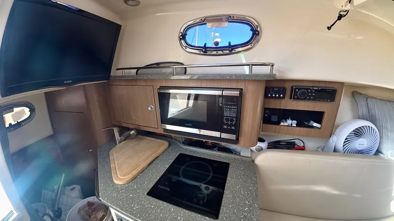 Slide: The Image of Boston Whaler 285 CONQUEST 2018 - 19