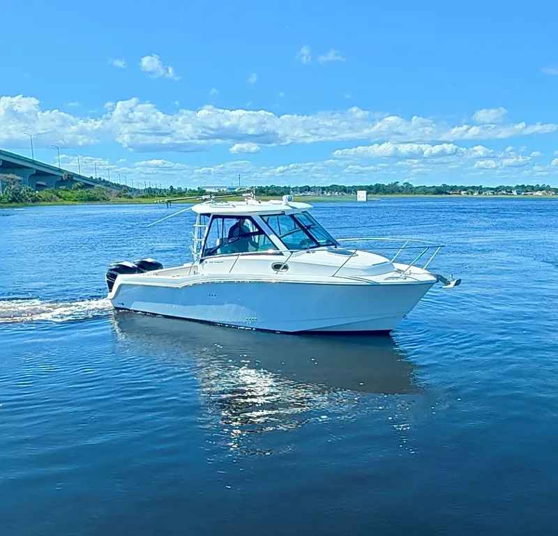 Slide: The Image of Boston Whaler 285 CONQUEST 2018 - 2