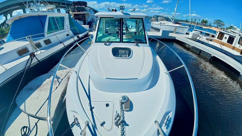 Slide: The Image of Boston Whaler 285 CONQUEST 2018 - 16