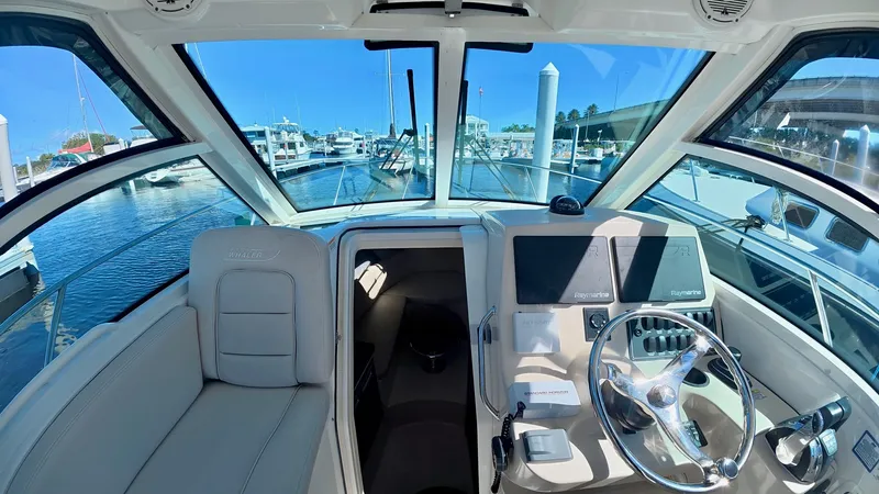 Slide: The Image of Boston Whaler 285 CONQUEST 2018 - 17