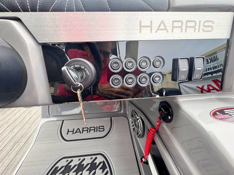 Slide: The Image of Harris Grand Mariner 250 2027 - 20