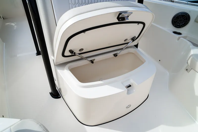 Slide: The Image of Scout 200 Sportfish 2027 - 27