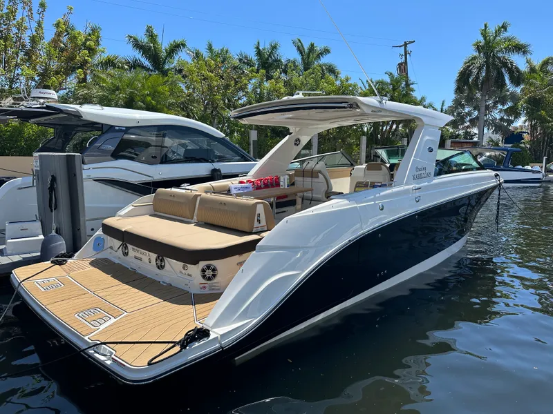 Slide: The Image of Sea Ray SLX 400 2023 - 4
