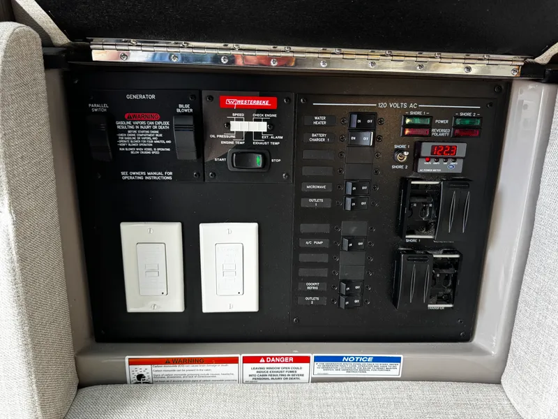Slide: The Image of Sea Ray SLX 400 2023 - 32