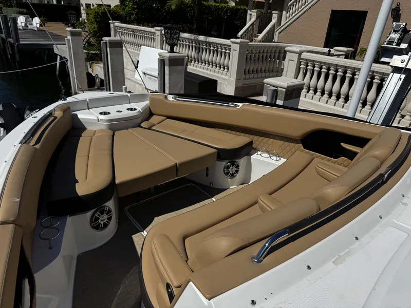 Slide: The Image of Sea Ray SLX 400 2023 - 29