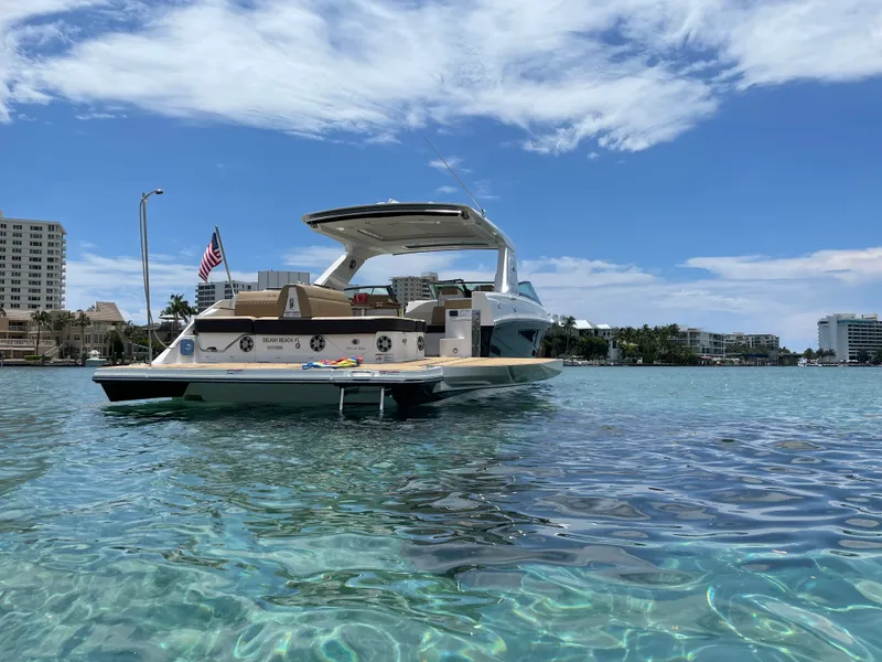 Slide: The Image of Sea Ray SLX 400 2023 - 2