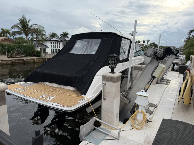 Slide: The Image of Sea Ray SLX 400 2023 - 7