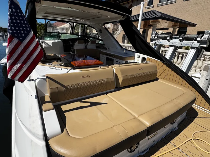 Slide: The Image of Sea Ray SLX 400 2023 - 15