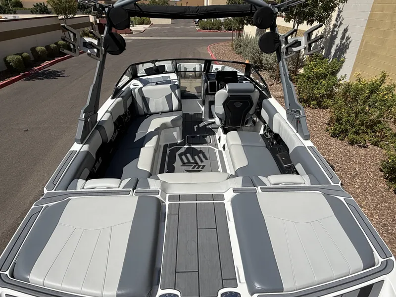 Slide: The Image of Malibu 23 MXZ 2021 - 3